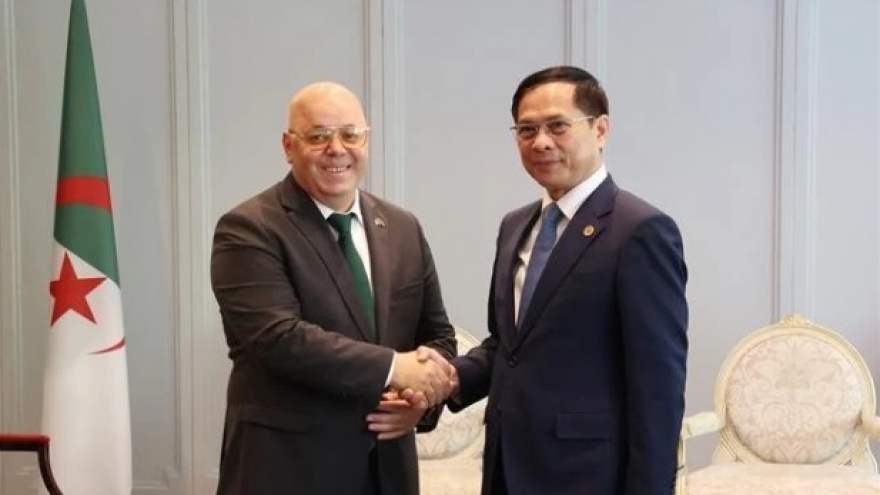 Deputy PM hosts Nicaraguan, Algerian guests
